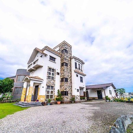 Gasthaus Aurora Castle Luodong Exterior foto